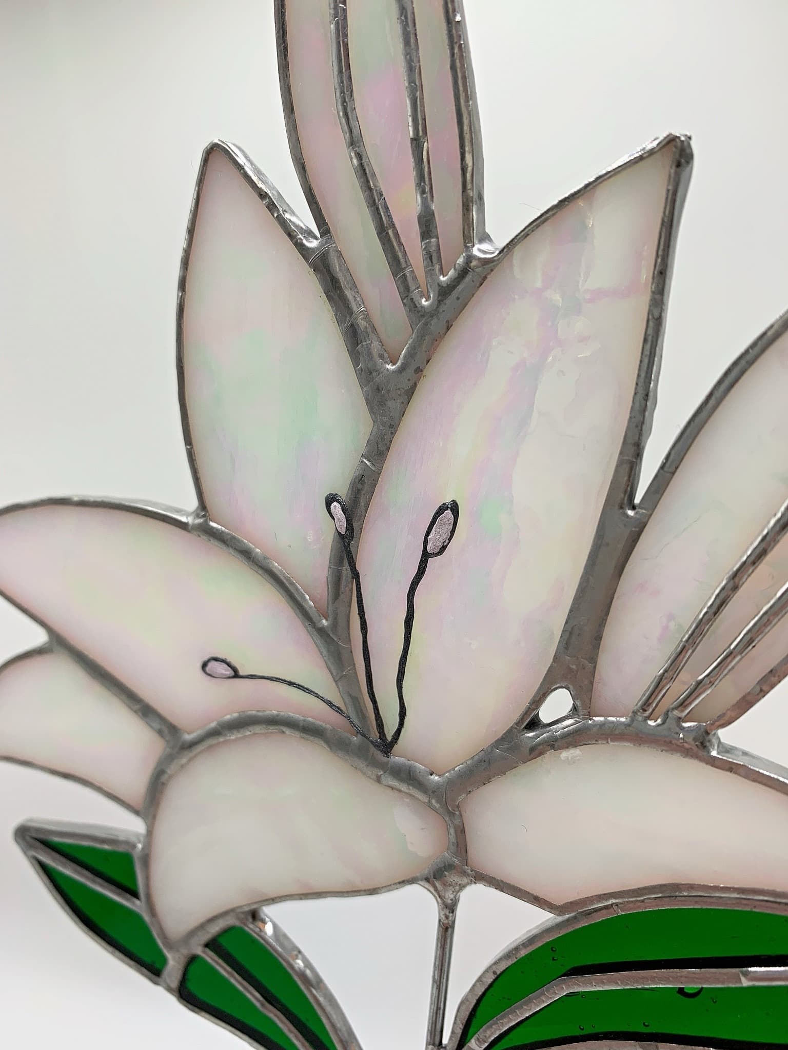 Лилия на подставке preview 2